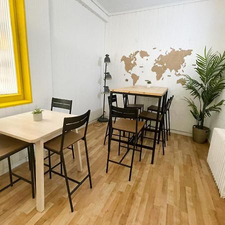 Az The Bridge Hostel - Coliving Сарагоса Екстер'єр фото