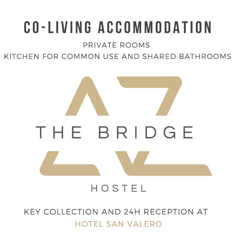 Az The Bridge Hostel - Coliving Сарагоса Екстер'єр фото