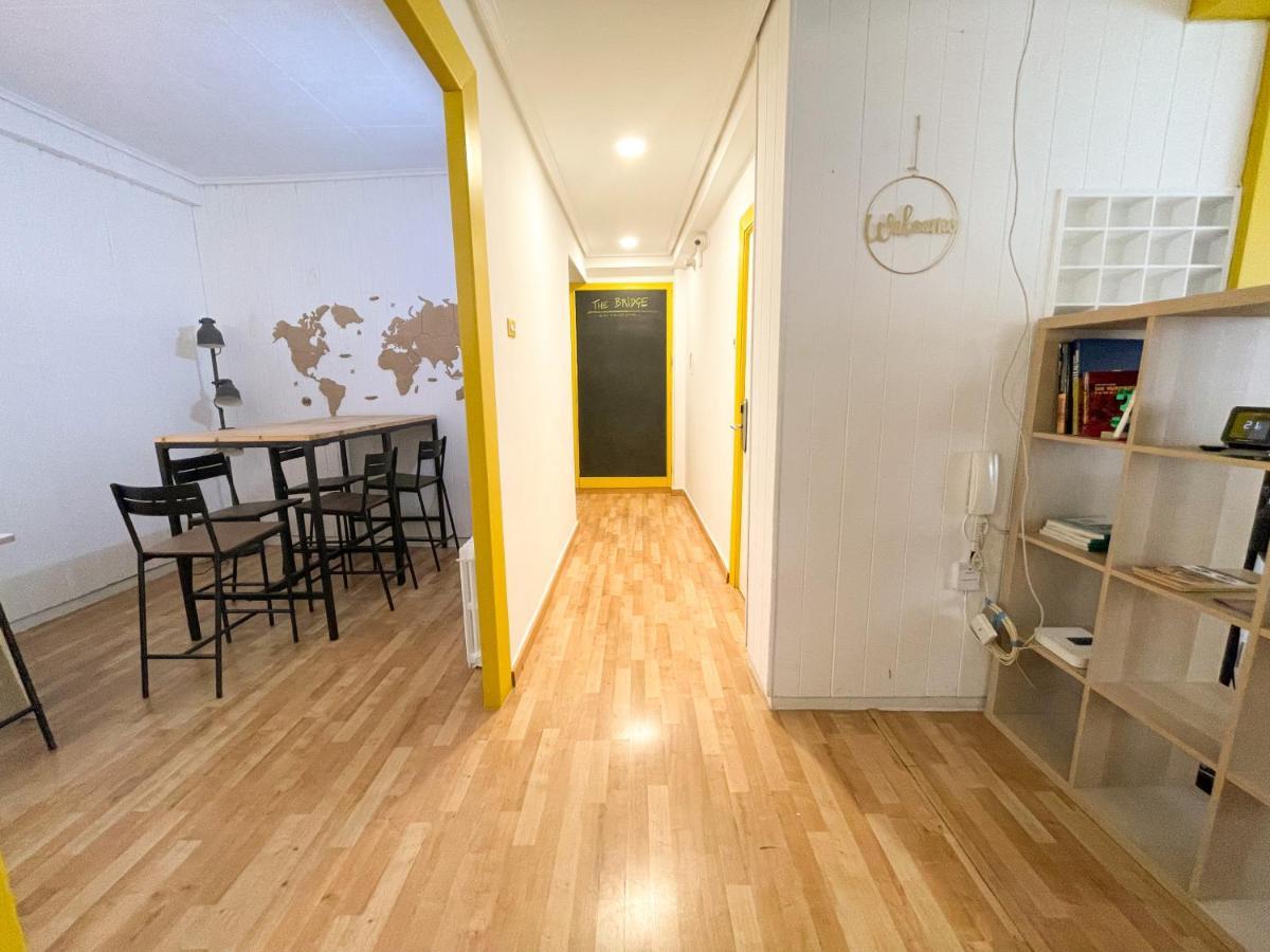 Az The Bridge Hostel - Coliving Сарагоса Екстер'єр фото