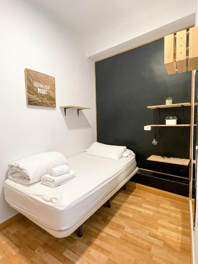 Az The Bridge Hostel - Coliving Сарагоса Екстер'єр фото