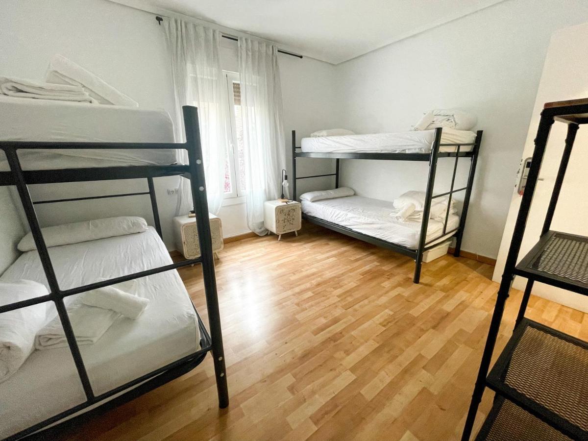 Az The Bridge Hostel - Coliving Сарагоса Екстер'єр фото