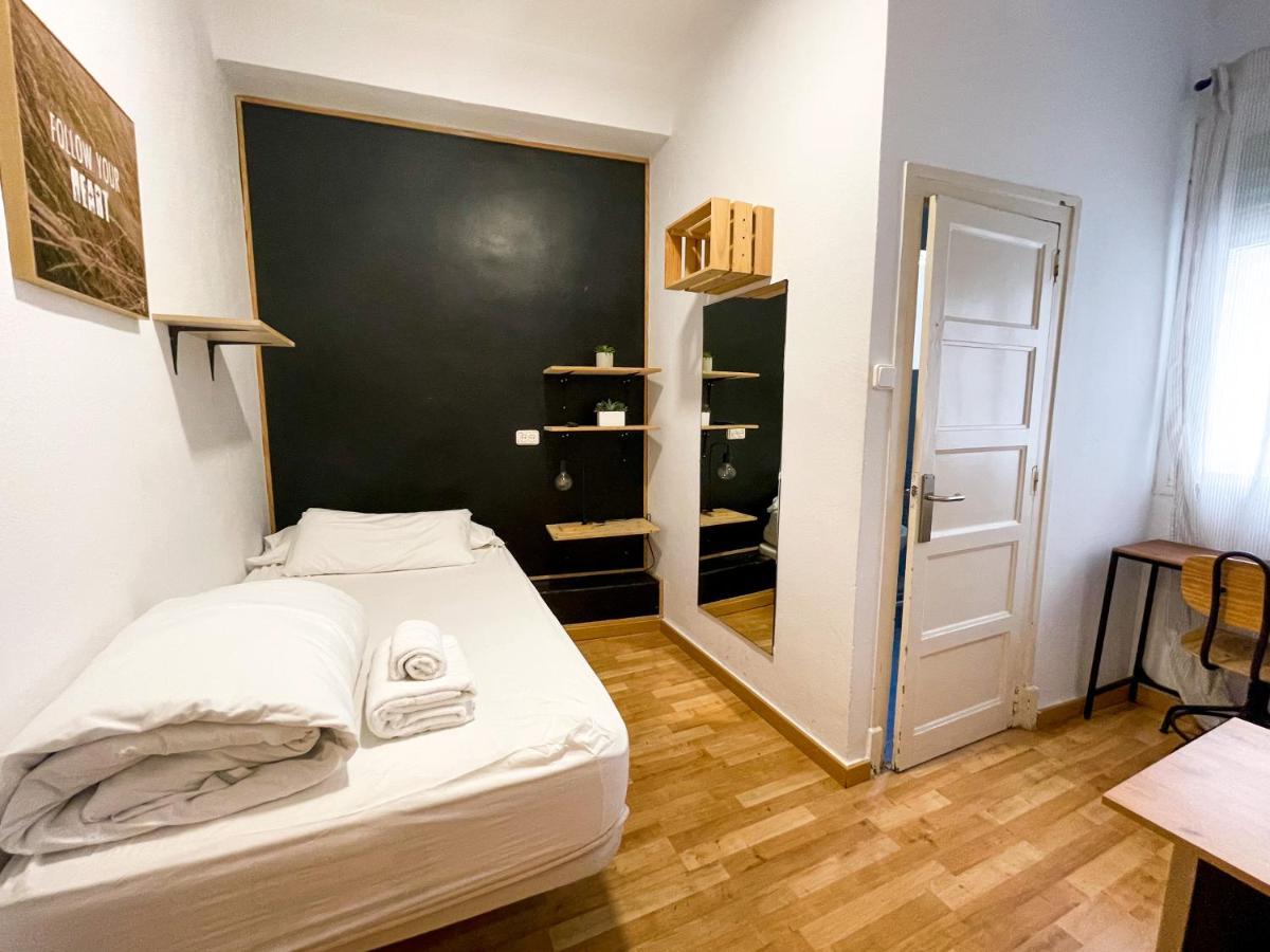 Az The Bridge Hostel - Coliving Сарагоса Екстер'єр фото