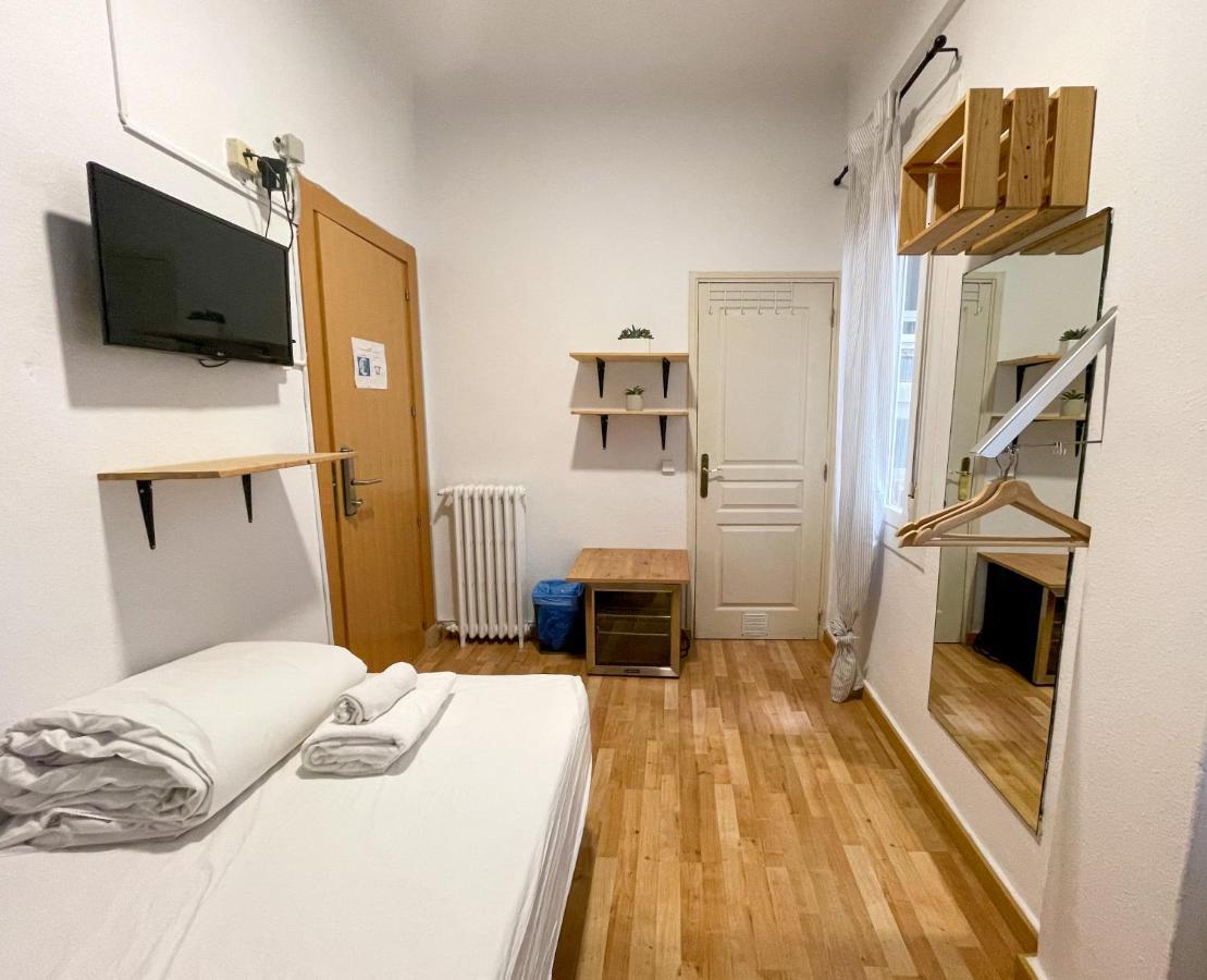 Az The Bridge Hostel - Coliving Сарагоса Екстер'єр фото