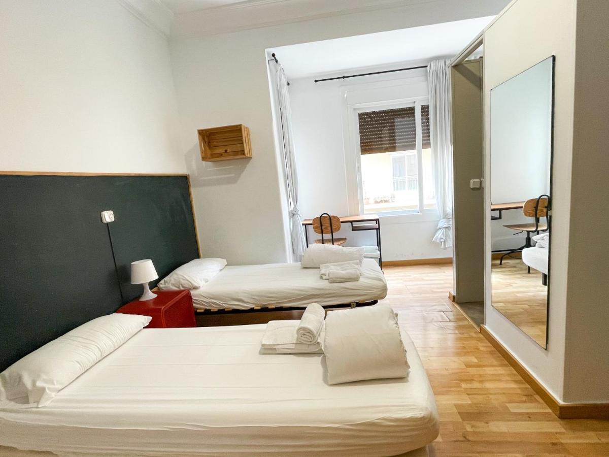 Az The Bridge Hostel - Coliving Сарагоса Екстер'єр фото