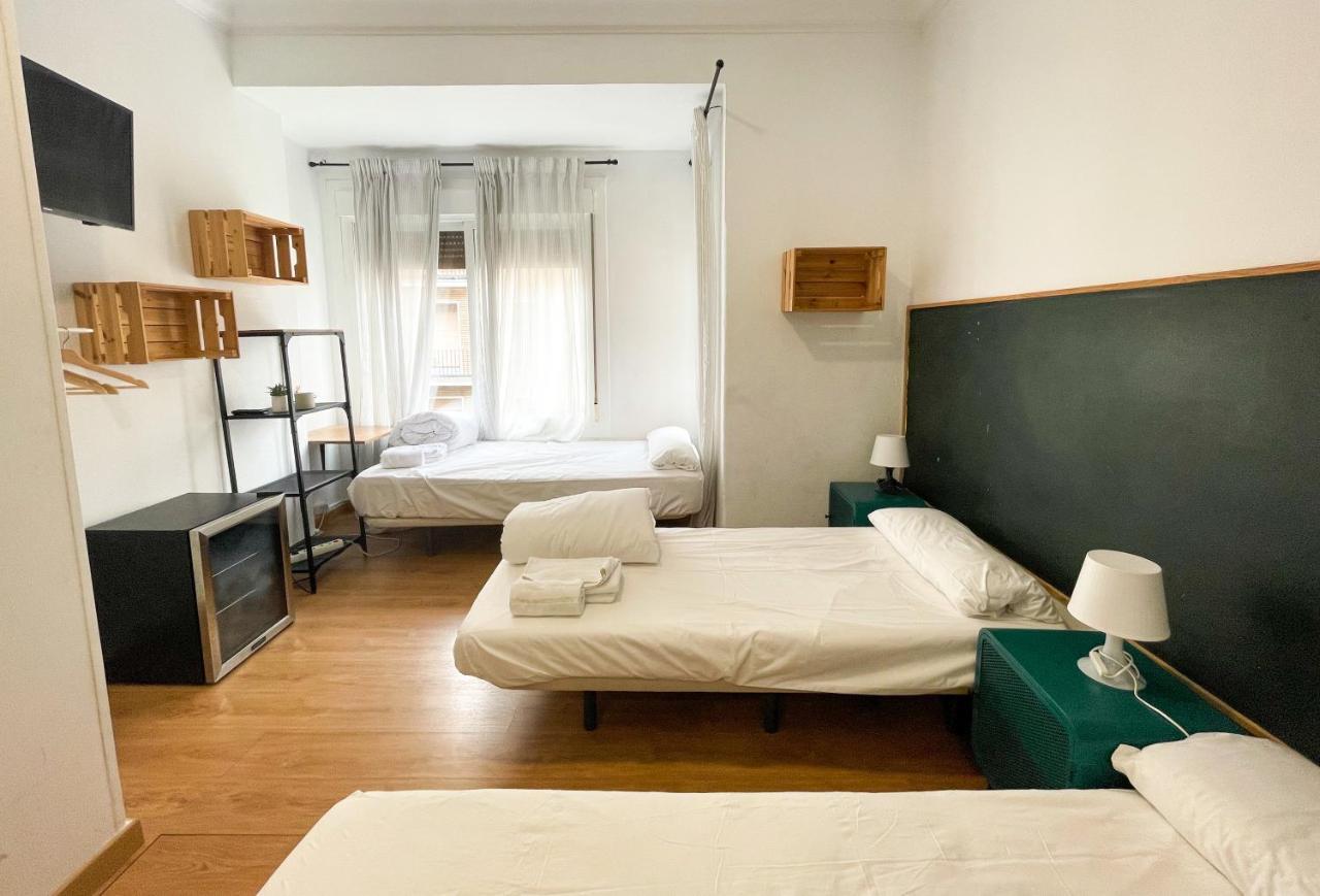 Az The Bridge Hostel - Coliving Сарагоса Екстер'єр фото